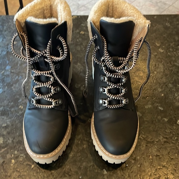 Dolce Vita boots, women's size 8.5 - Picture 4 of 6